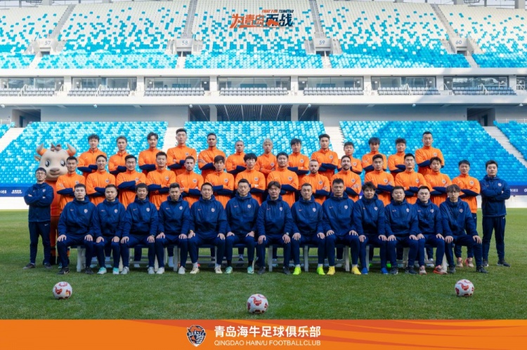 青島海牛一線隊(duì)名單：老將鄭龍、薩里奇坐鎮(zhèn)，金洋洋等新援在列